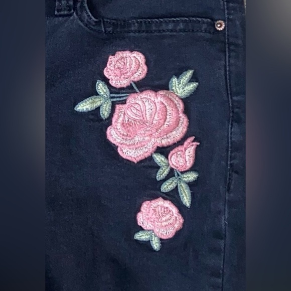 Angel Kiss Grunge Whimsigoth Pink Rose Embroidered Black Destructed Jeans Size 7 - Picture 2 of 10
